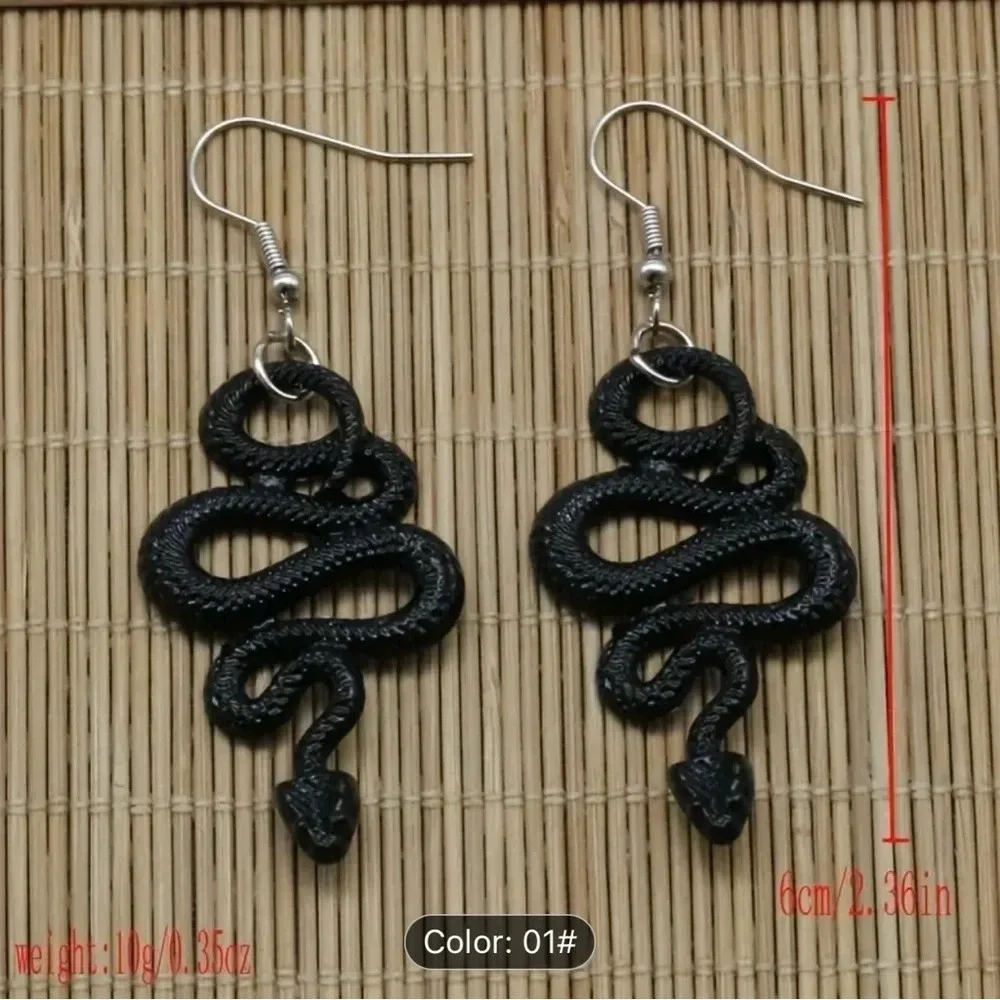 Black mumba‎ earrings